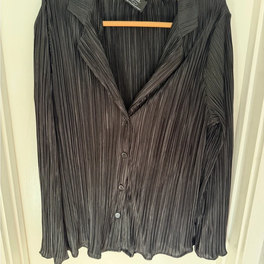 Dressed in LALA Black Pleated Button Down Shirt and pants set - Picture 1 of 3